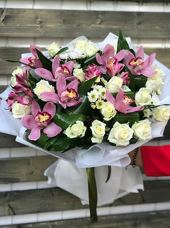 Букет цветов из: Розы и Хризантемы в Монино
